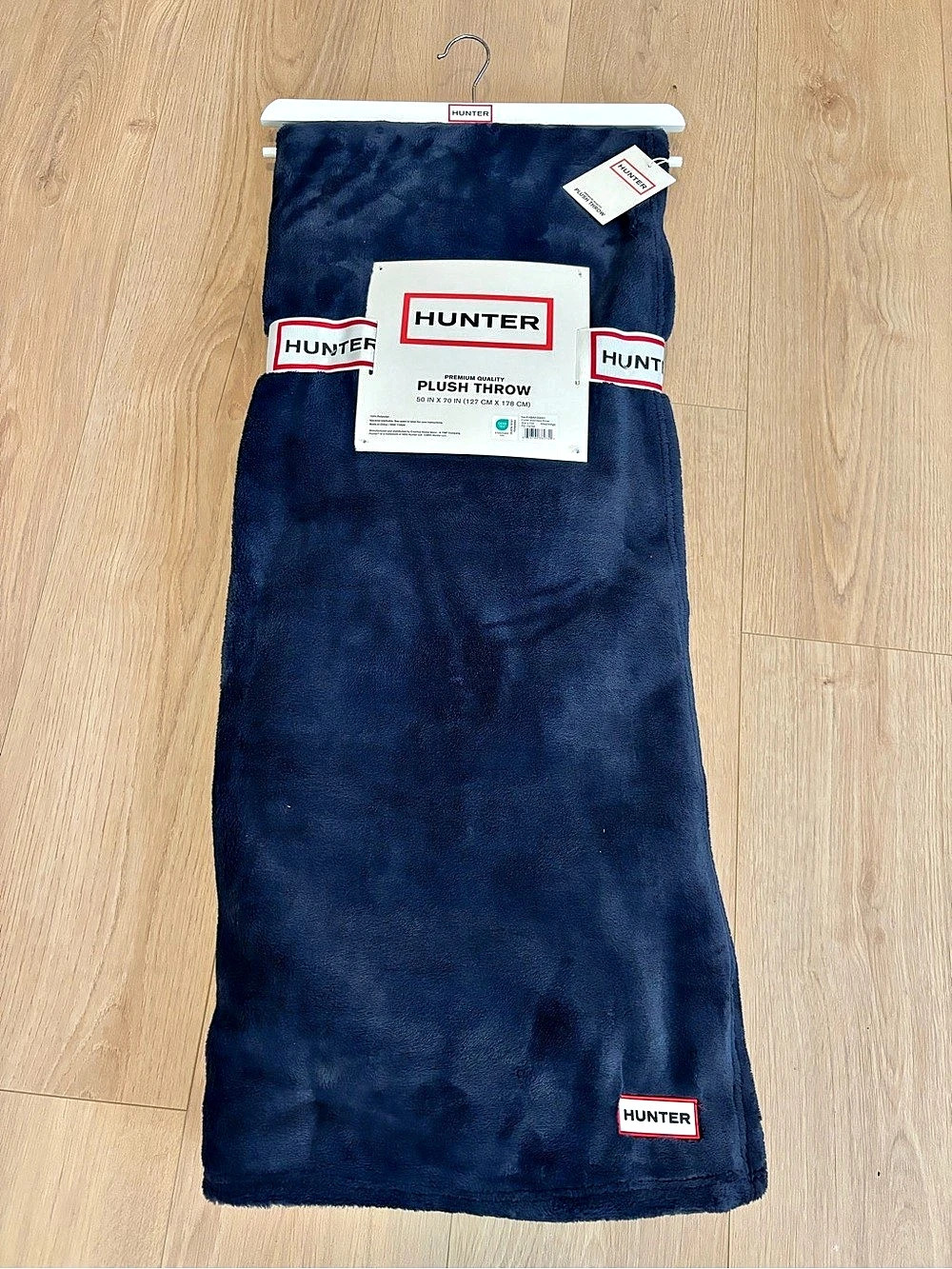 Hunter Plush Throw 50 x 70 Navy NWT
